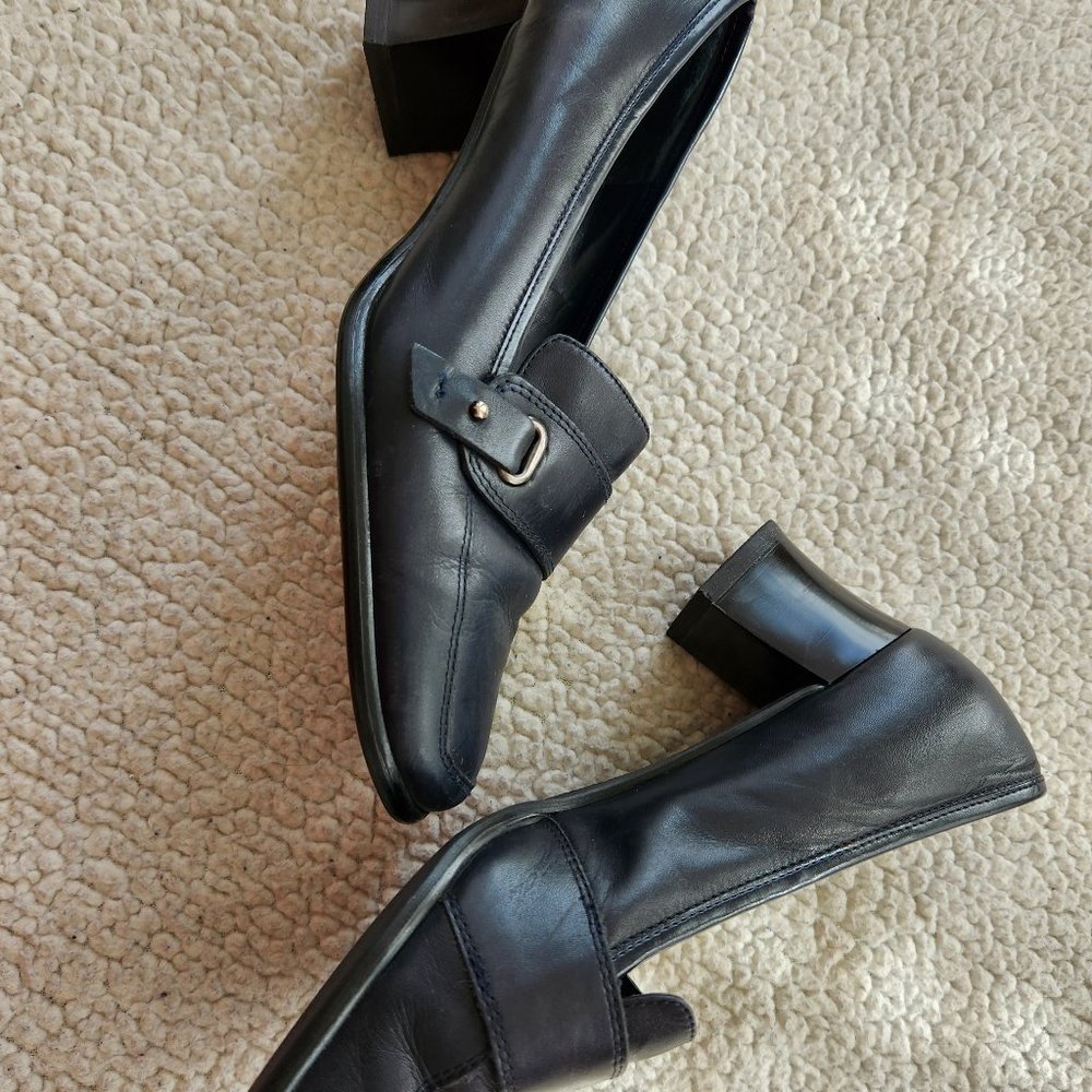 Etienne Aigner deep blue leather shoes, size 10